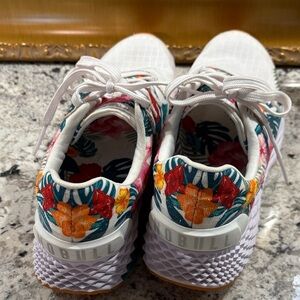 NOBULL Women's White Floral Athletic Shoes